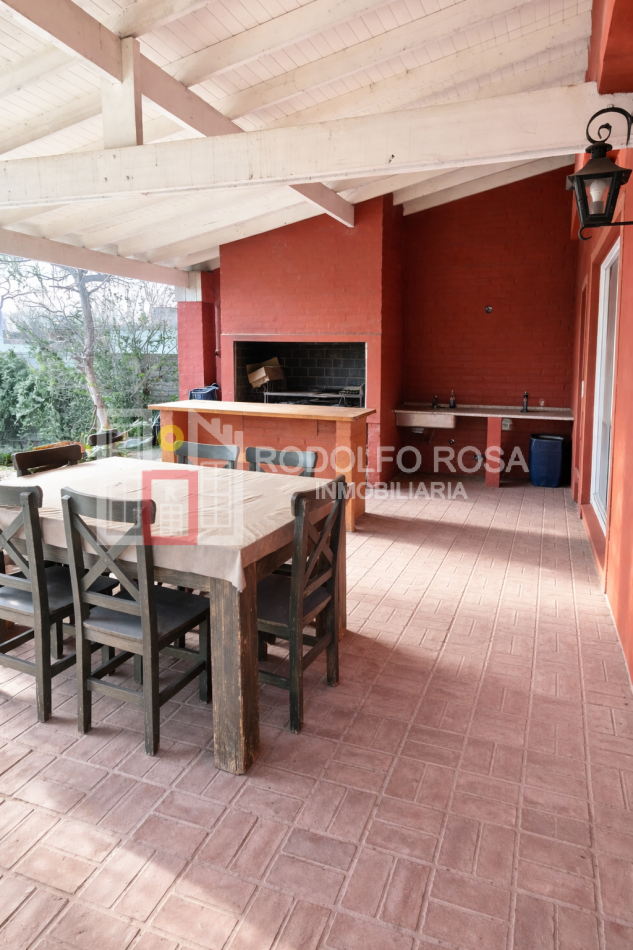 Hermosa Casaquinta en Barrio Lowo Che, Toay, La Pampa